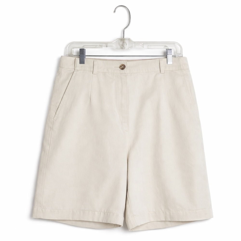L.L. Bean Khaki Shorts Women’s 30 Waist 6.5 Inseam Classic Flat Front